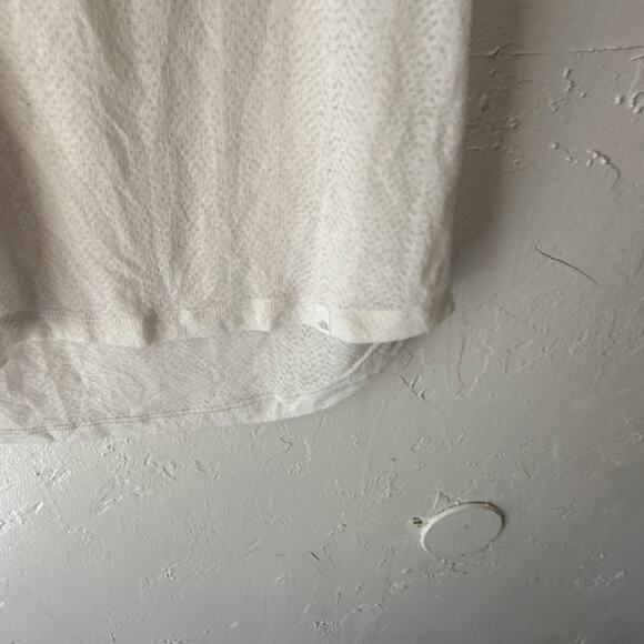 The North Face Women’s White Active Tee Shirt M Sheer‎ Lightweight Athletic Top - Picture 2 of 7